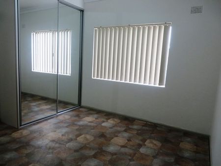 BEAUTIFUL FAMILY HOME!! - Photo 5