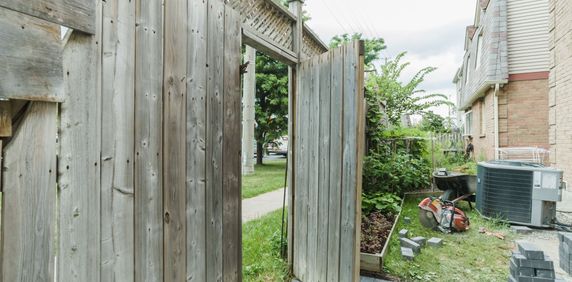 For Lease - 103 Spring Forest Square Unit# BSMT, Toronto, Ontario - Photo 2