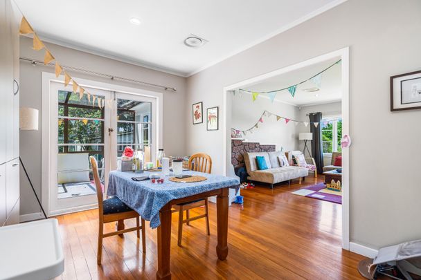 Golden Mile Goodie - Photo 1