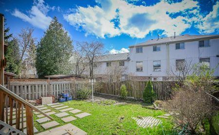 For Lease - 28 Peterson Court, Brampton, Ontario - Photo 2