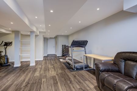 For Lease - 10 Helliwell Crescent, Richmond Hill, Ontario - Photo 4