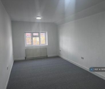 5 bedroom semi-detached house to rent - Photo 1