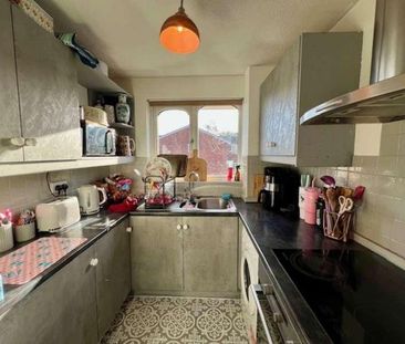 Howard Close, Waltham Abbey, EN9 - Photo 2