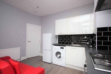 Room , Southbourne Street - Photo 5