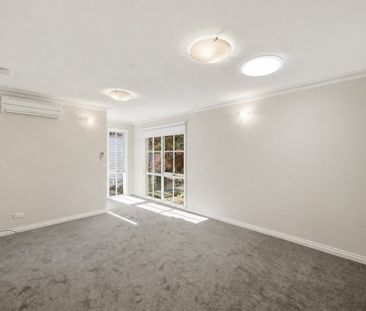 2/4 Quarry Road, MITCHAM - Photo 3