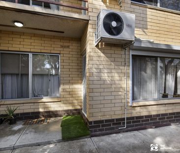 CONVENIENTLY LOCATED 2 BEDROOM UNIT! - Photo 3