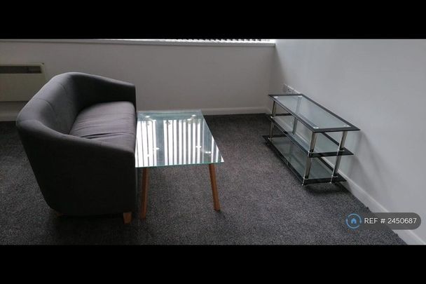1 Bed Flat, Riverside House, B42 - Photo 1