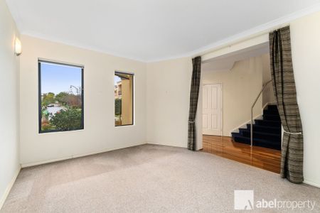 4 Bedroom Plus a Study - Photo 2