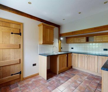 2 bedroom barn conversion to rent - Photo 3