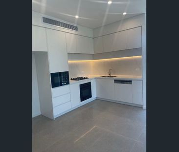 Contemporary Comfort – Stylish 2-Bedroom Apartment - Photo 2