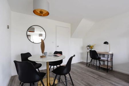 2 Bed, House - Photo 3