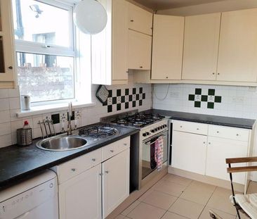 5 bedroom terraced house to rent - Photo 4