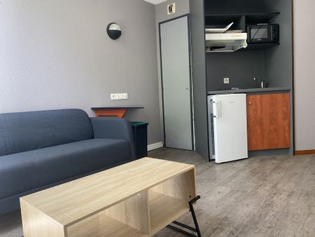 Location Appartement 2 pièces 30m² CHASSENEUIL DU POITOU 86360 - Photo 2