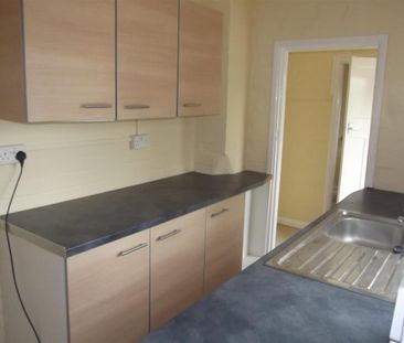 2 bedroom semi-detached house to rent - Photo 4