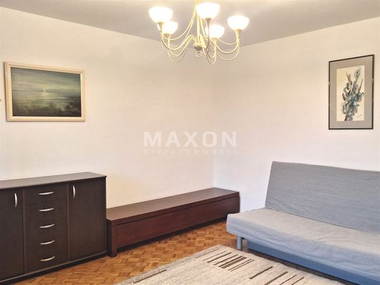 Tuż przy metrze - Photo 1