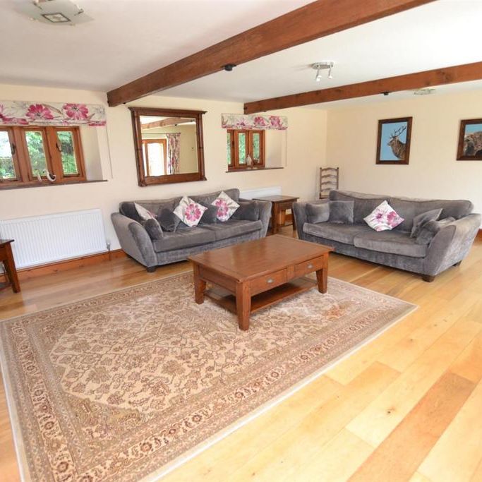 3 bedroom barn conversion to rent - Photo 1