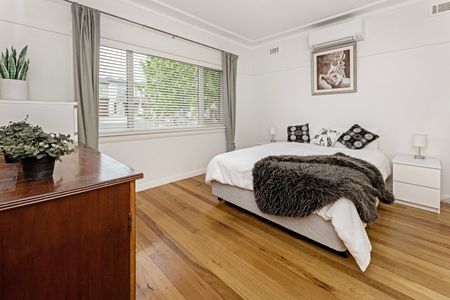 5 St James Avenue, Bentleigh VIC 3204 - House For Rent | Domain - Photo 3