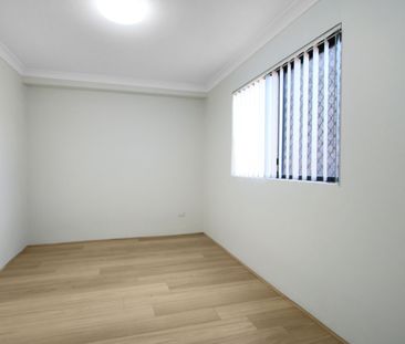 Renovated Two-Bedroom Apartment in Ideal Location - Photo 3