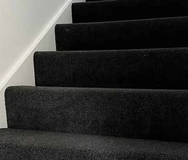 Modern 2BR Townhouse with Vege Patch in Sydenham - Photo 2