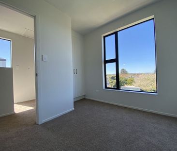 Modern 4-Bed Townhouse – Manurewa - Photo 2