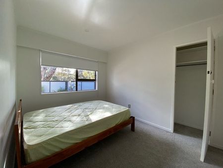 Separate entrance 2 bedrooms - Photo 4