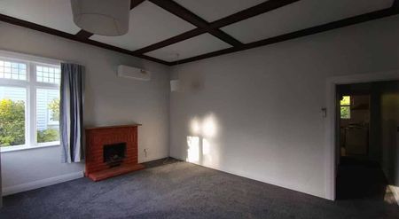 Spacious one bedroom flat in great location - Photo 2