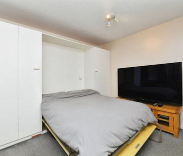 Lavington Close - Photo 5