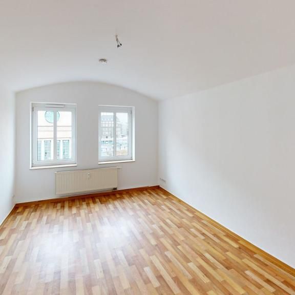 Helle 2-Raum-Wohnung mit Balkon im Zentrum - Foto 1