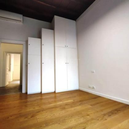 Terrace: PANTHEON: Beautifully renovated 4 bedroom, 4 Bath, large living room, dining, study and two private terraces. Situated in elegant building with elevator directly in quiet charming Piazza. Ref 227 - Photo 3
