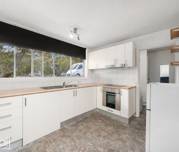 Cozy & Convenient South Hobart Unit - Photo 5