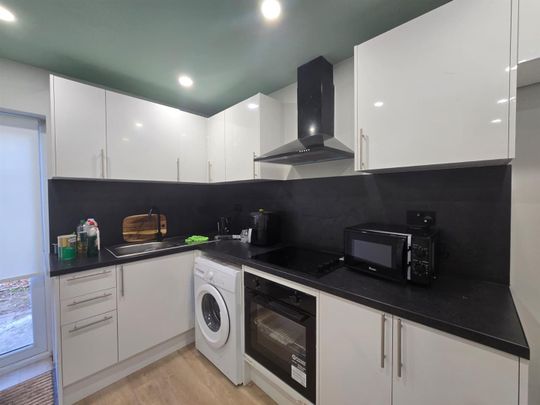 Knockhall Road, Greenhithe DA9, London - Photo 1