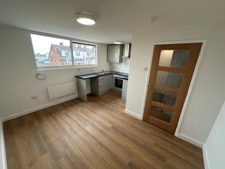 1 bedroom flat to rent - Photo 2