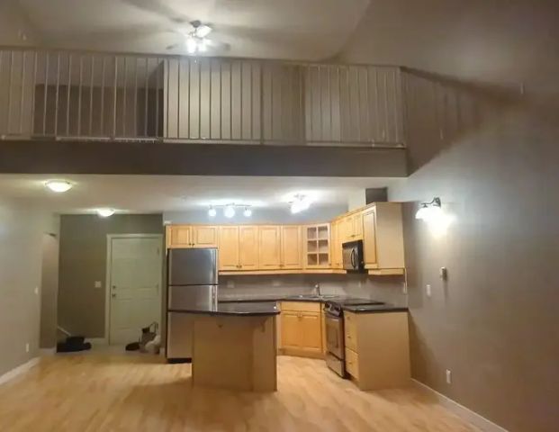 Spacious 1-Bedroom + Loft Condo for Rent in Desirable Sunnyside | Calgary - Photo 1