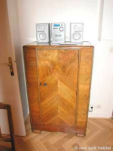 Logement à Paris, Location meublée - Photo 2