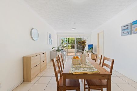 Coastal Charm Meets Convenience in the Heart of Miami - Photo 5