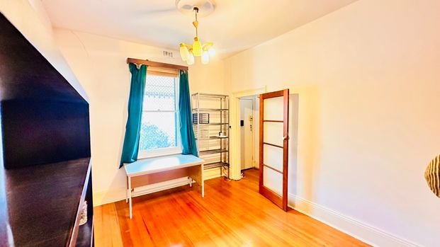 West Melbourne - Photo 1