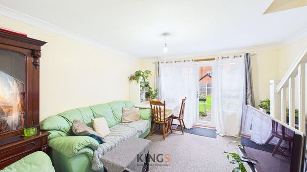 3 bedroom terraced house to rent - Photo 1