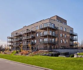1 room apartment of 110m² in Gatineau - Photo 1