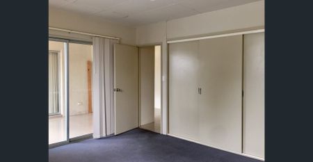 LARGE TWO BEDROOM APARTMENT! - Photo 2