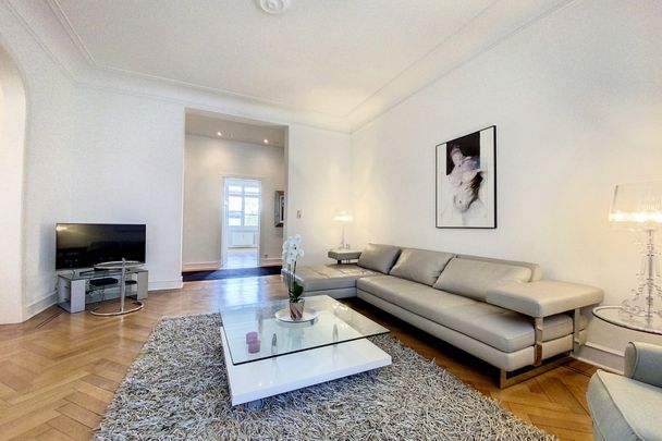 Luxueux appartement 2 chbr meublé proche du Cinquantenaire. - Foto 1