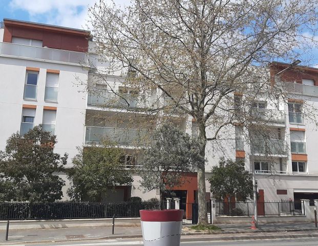 location Appartement T3 DE 65.3m² À CACHAN - Photo 1