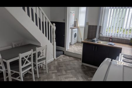 2 Bed Terraced House, Wycherley Road, CH42 - Photo 5