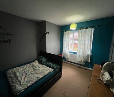 Curwen Road - Photo 2