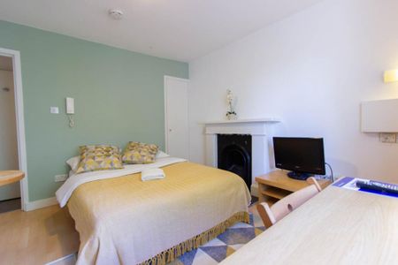 Flat 19 Penywern Road, Earls Court SW5 9SX - Photo 2