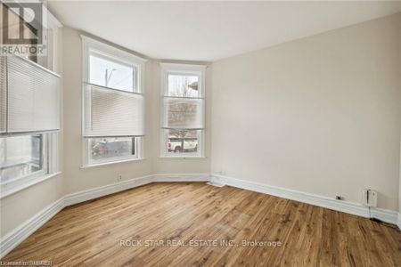 51 Smith Avenue Main Floor - Photo 3