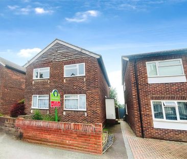 2 bedroom maisonette to rent - Photo 3