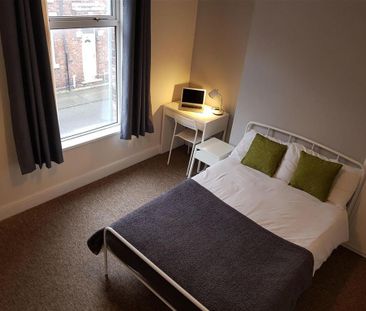 3 bedroom private hall to rent - Photo 5