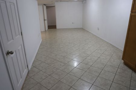 For Lease - 1212 Fox Hill Street Unit# Bsmt, Innisfil, Ontario - Photo 4