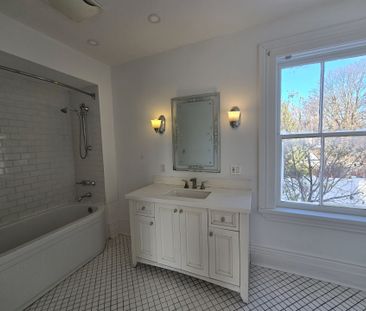 For Lease - 43 David Street, Brampton, Ontario - Photo 3