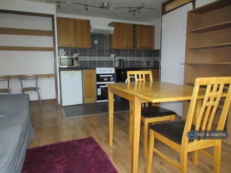 1 bedroom flat to rent - Photo 3